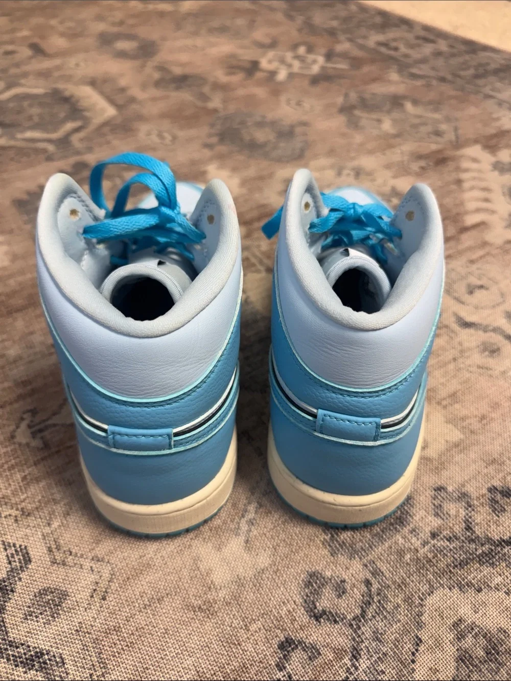 Nike Air Jordan 1 Mid Men's Sneakers - Light Blue/Turquoise